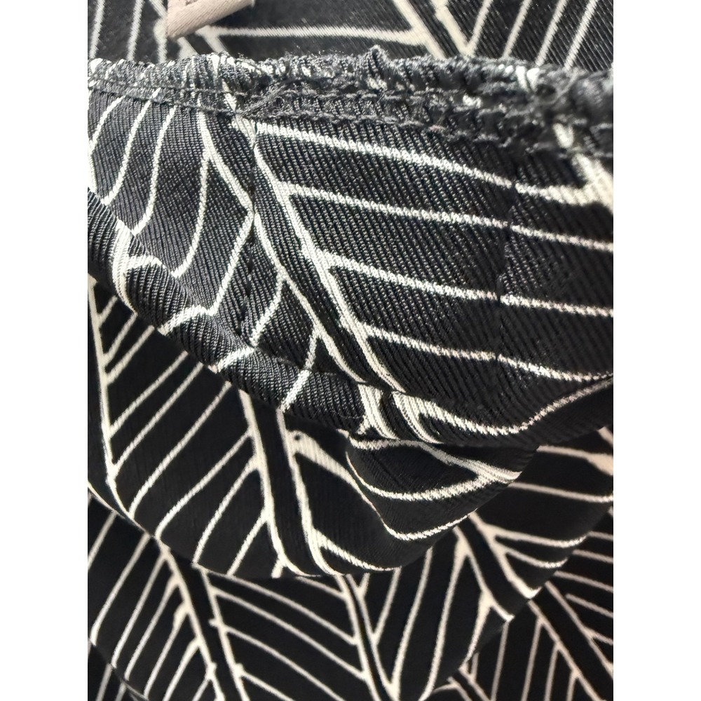 Chico's Easywear Black White Geometric Cowl Neck Sleeveless Top Size 2 Large 12 - Picture 6 of 7
